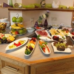 Buffet Kleefelder Hof Garni Fotos