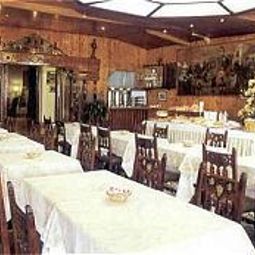 Sala colazione nel ristorante Husa Mesón Castilla Fotos