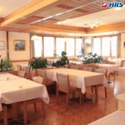 Salle du petit-déjeuner située dans le restaurant Seehotel Bönigen Fotos