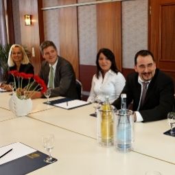 Tagungsraum Vier Jahreszeiten Rhein-Hotel Fotos