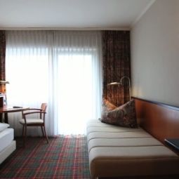  Vier Jahreszeiten Rhein-Hotel Fotos