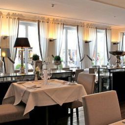 Sala colazione nel ristorante Best Western Goldenes Rad Fotos