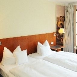 Zimmer Kavaliershaus zu Schloss Eckberg Fotos