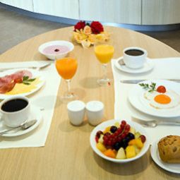 Sala colazione nel ristorante Mercure Hotel Frankfurt Eschborn Ost Fotos