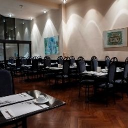 Frühstücksraum im Restaurant Central Fotos