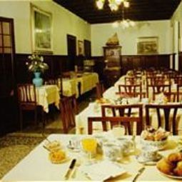 Breakfast room within restaurant La Meridiana Fotos