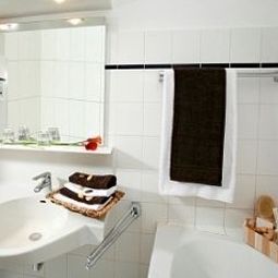 Salle de bains Eden by Centro Basic Fotos