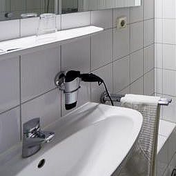 Camera da bagno Phoenix by Centro Basic Fotos
