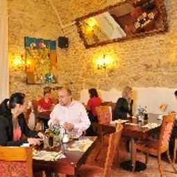 Salle du petit-déjeuner Metamorphis Fotos