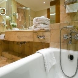 Bathroom Golden Tulip Savoy Fotos