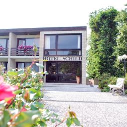 Schild Land-gut-Hotel Butjadingen Ruhwarden