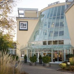 Vista exterior NH Weinheim Fotos