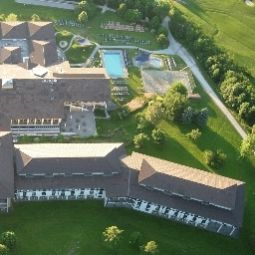 Außenansicht ROBINSON Club Ampflwang Fotos