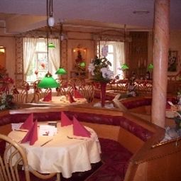 Sala colazione nel ristorante Zur Ausspanne Gasthof und Landhotel Fotos