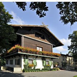 Exterior view Bayrisches Haus Relais&Chateaux Fotos