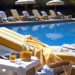 Pool Chateau d Esclimont Grandes Etapes Francaises Fotos