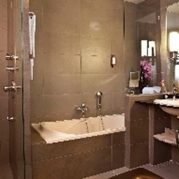 Badezimmer Best Western Premier Regent Garden Fotos