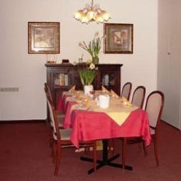 Salle du petit-déjeuner Terratel Garni Fotos