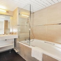Cuarto de baño Moderne Best Western Fotos