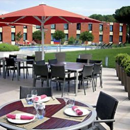 Зал для завтрака Novotel Girona Aeropuerto Fotos