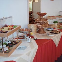 Buffet Novostar First Class Garni Fotos
