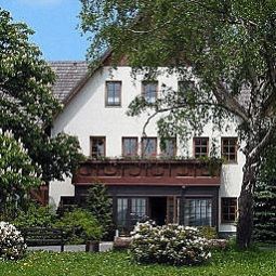 Außenansicht Waldhotel Kreuztanne Fotos