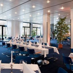 Breakfast room within restaurant Holiday Inn City - West Fotos