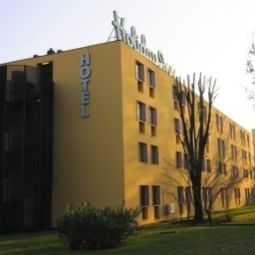Vista exterior Holiday Inn MILAN - LINATE AIRPORT Fotos