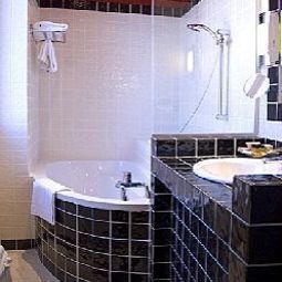 Ванная New Hotel Bompard La Corniche Kennedy Fotos