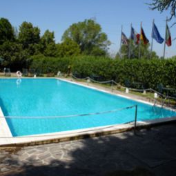 Piscina Holiday Inn MILAN - ASSAGO Fotos