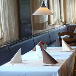 Sala de desayuno en el restaurante Litz Flößerstube Fotos