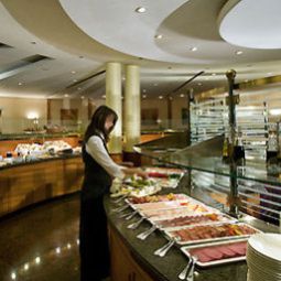 Sala de desayuno en el restaurante Novotel Freiburg am Konzerthaus Fotos