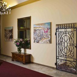 Hall Accademia Fotos