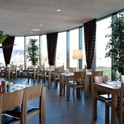 Sala de desayuno en el restaurante Bastion Haarlem/Velsen Fotos