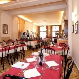 Sala śniadaniowa w restauracji Nazionale Fotos