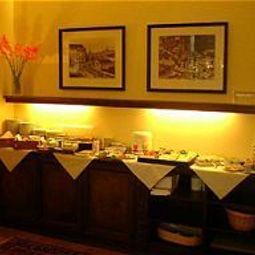 Buffet Kurfürst Pension Garni Fotos