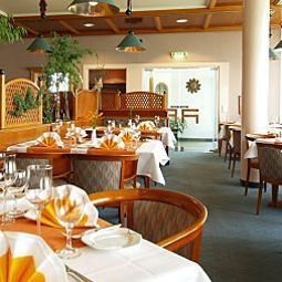 Breakfast room within restaurant Ramada Herrenberg Fotos