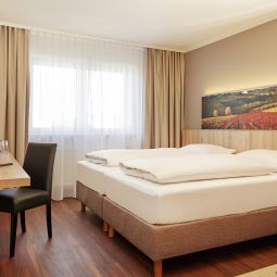 Exterior view Ramada Herrenberg Fotos