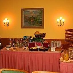 Sala de desayuno en el restaurante Seeburg Fotos