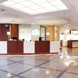 Холл Holiday Inn DRESDEN Fotos
