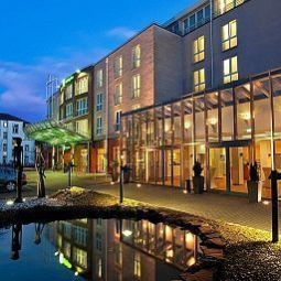 Фасад Holiday Inn DRESDEN Fotos