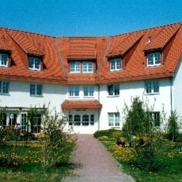 Marienhof Burg Stargard 