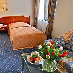 Chambre Bayerischer Hof Dresden Fotos