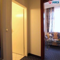 Chambre Bayerischer Hof Dresden Fotos