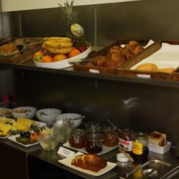 Буфет Hotel 322 Lambermont Fotos