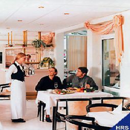 Frühstücksraum im Restaurant Astoria Fotos