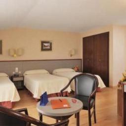 Zimmer Comtes D' Urgell Fotos