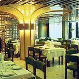 Salle du petit-déjeuner située dans le restaurant Sant Eloi Fotos