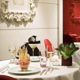 Salle du petit-déjeuner située dans le restaurant Sofitel Paris La Défense Fotos