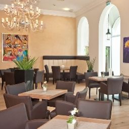 Фасад Sacher Baden Fotos